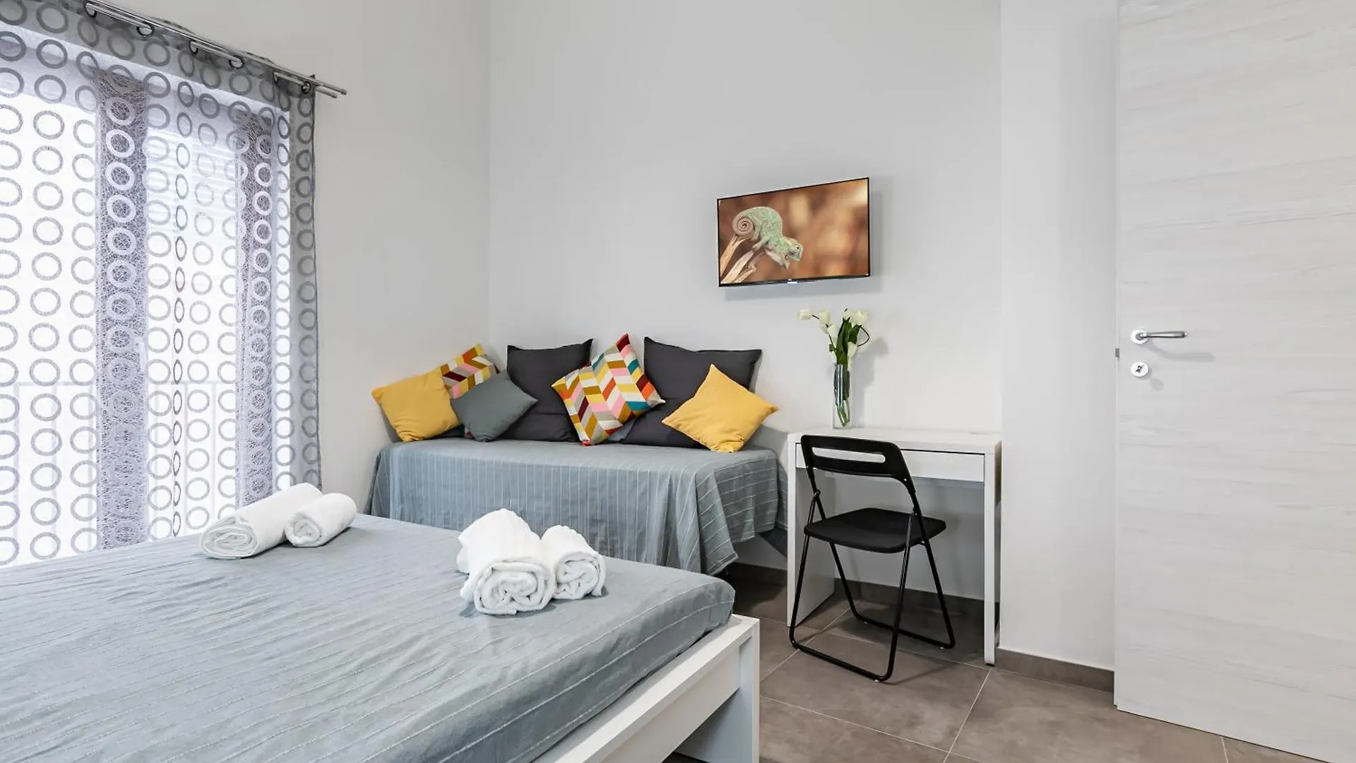 Palazzo Dei Normanni & Ballaro Roomy Modern Apt X9 Palermo 0*,  İtalya