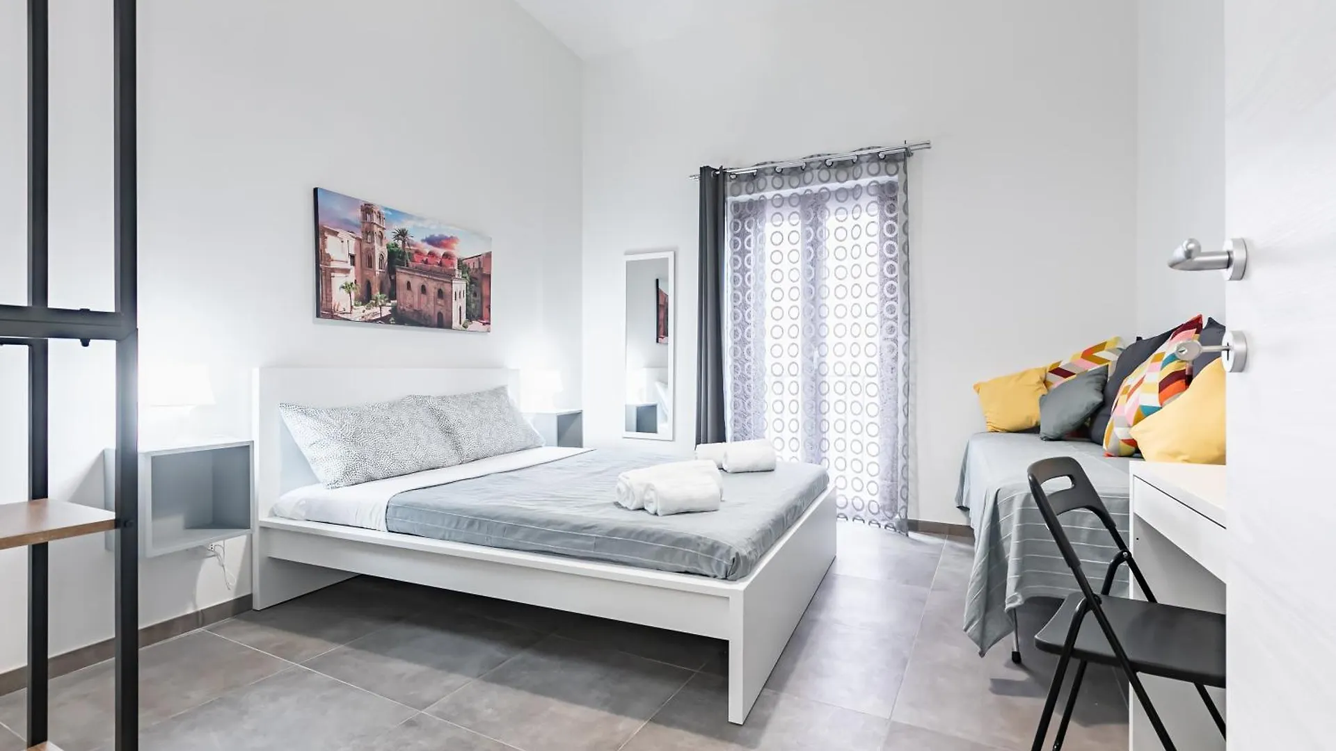 Palazzo Dei Normanni & Ballaro Roomy Modern Apt X9 Palermo Italy